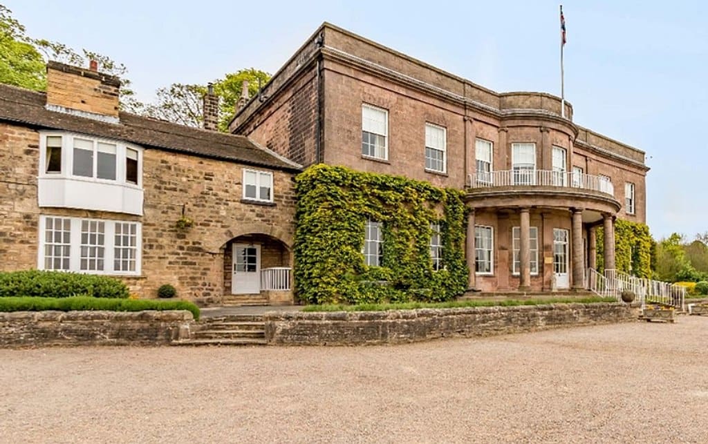 1024px-Wood_Hall_Wetherby